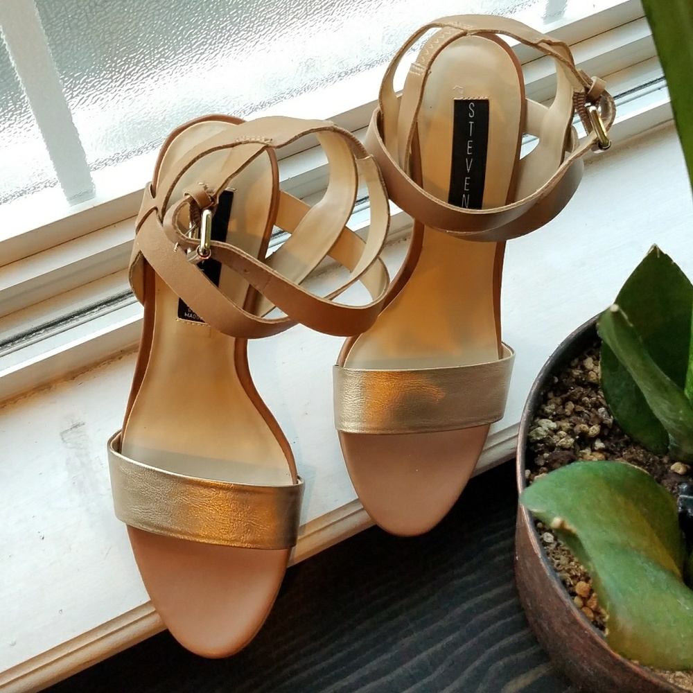 NEW Steve Madden Gold Tan Sandals, 7.5 (Orig $90)